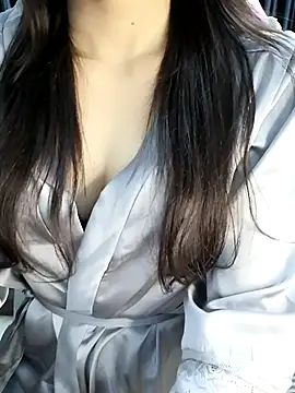 Snapshot of _Linez_ chatting on 10/12/25, 06:07  Linez  online show from 10/12/25, 06:07