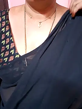 ananya956 online show from 10/23/25, 12:10