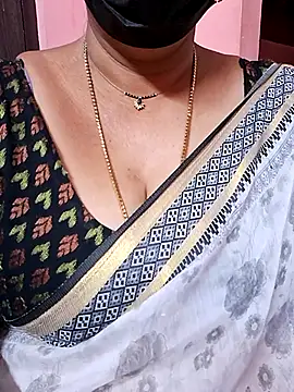 ananya956 online show from 11/11/25, 11:16