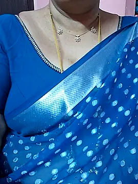 ananya956 online show from 06/14/26, 04:09