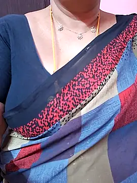 ananya956 online show from 06/18/26, 09:25