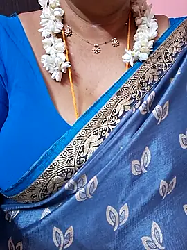 ananya956 online show from 06/19/26, 01:48