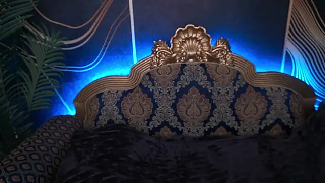 MagicPeachh  online show from 11/04/25, 06:56