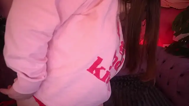 MagicPeachh  online show from 12/22/25, 01:41