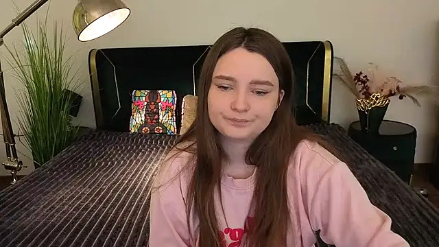 MagicPeachh  online show from 05/04/26, 05:47
