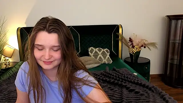 MagicPeachh  online show from 05/11/26, 04:04