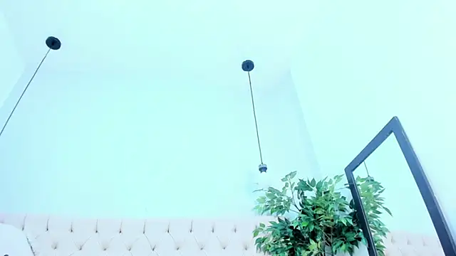 Victoria Coleman online show from 11/06/25, 07:26