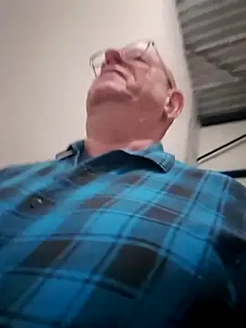 andrejoyfull64 online show from 11/19/25, 12:38