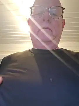 andrejoyfull64 online show from 02/18/26, 04:03