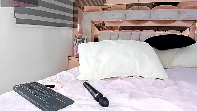 CamiiLovers online show from 02/04/25, 02:28