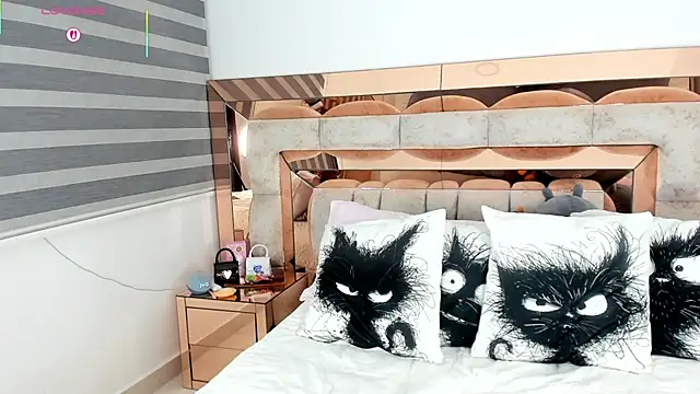 Snapshot of CamiiLovers chatting on 03/15/26, 03:45 CamiiLovers online show from 03/15/26, 03:45