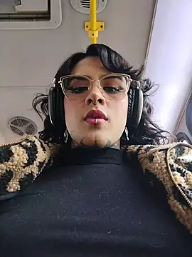 Snapshot of taaylor33 chatting on 01/06/26, 08:12 taaylor33 online show from 01/06/26, 08:12