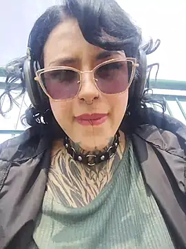 Snapshot of taaylor33 chatting on 02/12/26, 08:04 taaylor33 online show from 02/12/26, 08:04