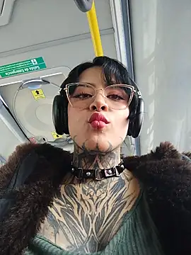 Snapshot of taaylor33 chatting on 03/10/26, 04:45 taaylor33 online show from 03/10/26, 04:45