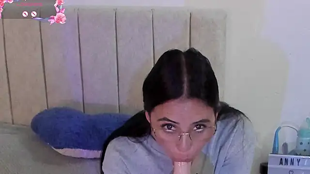 anny roberts online show from 06/25/26, 01:04