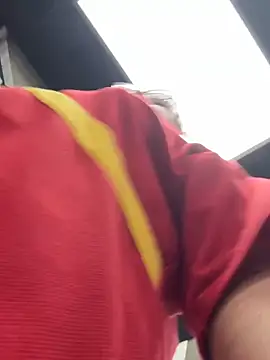 Snapshot of sara__lynn chatting on 03/06/26, 08:33 sara lynn online show from 03/06/26, 08:33