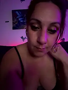 Snapshot of DeeLight124 chatting on 01/15/26, 11:37 DeeLight124 online show from 01/15/26, 11:37