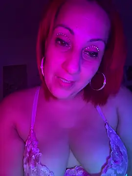 Snapshot of DeeLight124 chatting on 02/04/26, 06:41 DeeLight124 online show from 02/04/26, 06:41