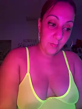 Snapshot of DeeLight124 chatting on 03/30/26, 04:57 DeeLight124 online show from 03/30/26, 04:57