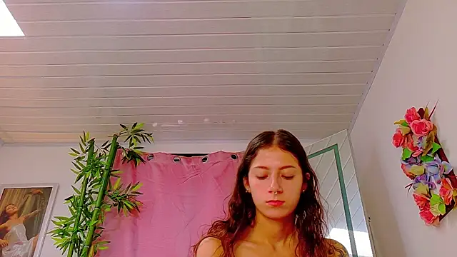 Snapshot of scarlet-jonesx chatting on 06/22/26, 06:16 scarlet-jonesx online show from 06/22/26, 06:16