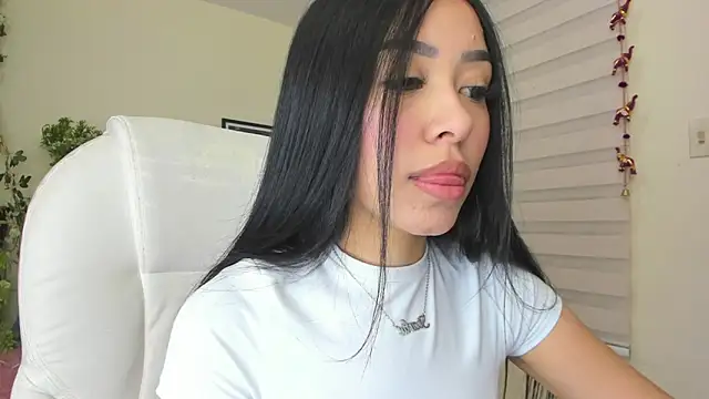 Snapshot of Starliee__ chatting on 02/04/25, 12:08 Starliee online show from 02/04/25, 12:08