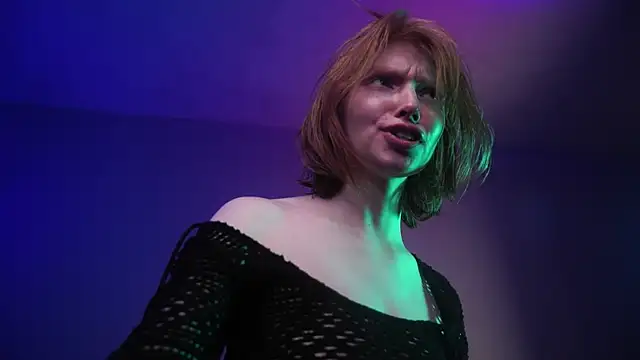 ginger hugs online show from 02/08/25, 04:14