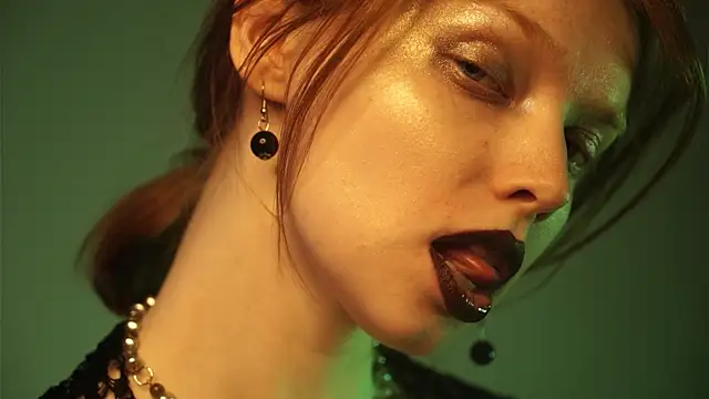 ginger hugs online show from 02/26/25, 01:11