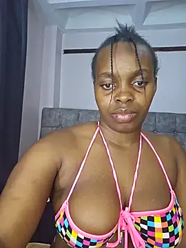Snapshot of freaky_j_ chatting on 10/18/25, 12:35 freaky j online show from 10/18/25, 12:35