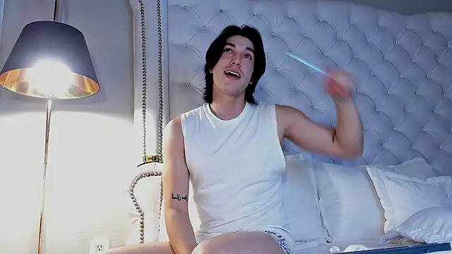 Karimferrer online show from 11/19/25, 07:47