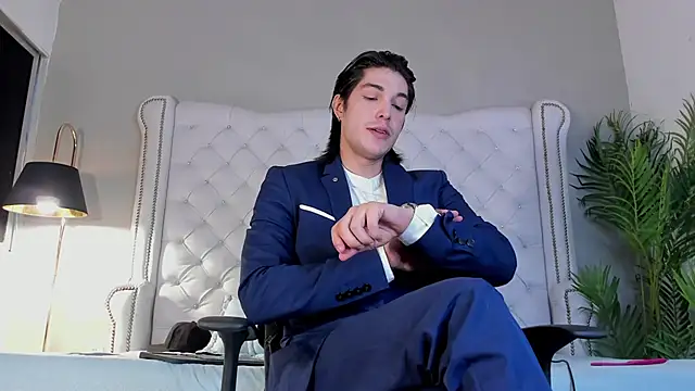 Karimferrer online show from 11/27/25, 07:49