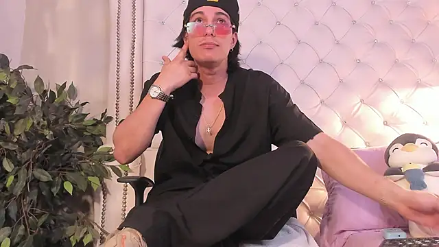 Karimferrer online show from 05/09/26, 02:39