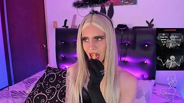 AngelsJones21 online show from 10/30/25, 04:08