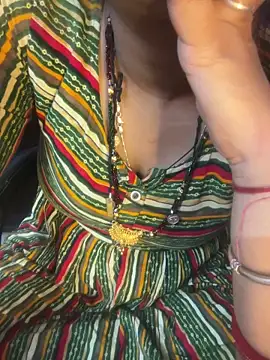 Snapshot of Spicy_sari_girl chatting on 12/17/25, 03:40 Spicy sari girl online show from 12/17/25, 03:40