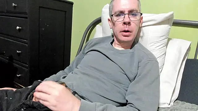 ImportantEquator0 online show from 09/21/25, 02:40