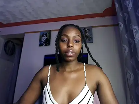 Snapshot of naughty_ebony-queen chatting on 11/25/25, 04:07 naughty ebony-queen online show from 11/25/25, 04:07