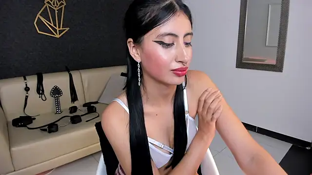 Snapshot of RACHEL_EV chatting on 03/19/25, 10:44 RACHEL EV online show from 03/19/25, 10:44
