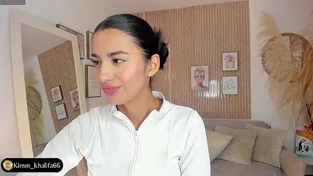 Kimm khalifa online show from 03/10/25, 09:40