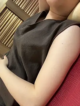 Snapshot of Baby-sexytit99 chatting on 05/31/26, 06:09 Baby-sexytit99 online show from 05/31/26, 06:09