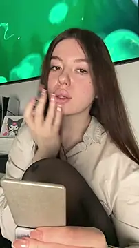 Snapshot of Kimi_Ass chatting on 04/21/26, 11:27 Kimi Ass online show from 04/21/26, 11:27