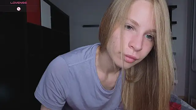Elis Fox online show from 06/15/26, 08:05