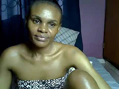 Snapshot of Queen_petite_ chatting on 10/01/25, 05:13 Queen petite online show from 10/01/25, 05:13
