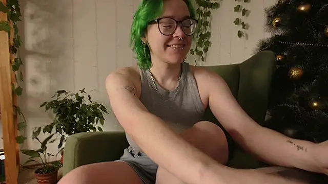 alisahug online show from 12/28/24, 05:55