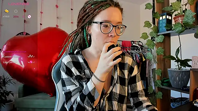 alisahug online show from 02/19/25, 06:55