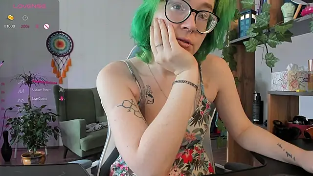 alisahug online show from 03/02/25, 08:16