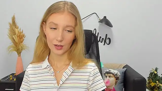 LolaWilsons online show from 01/05/25, 10:10