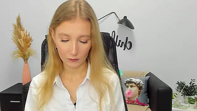 LolaWilsons online show from 01/10/25, 09:44