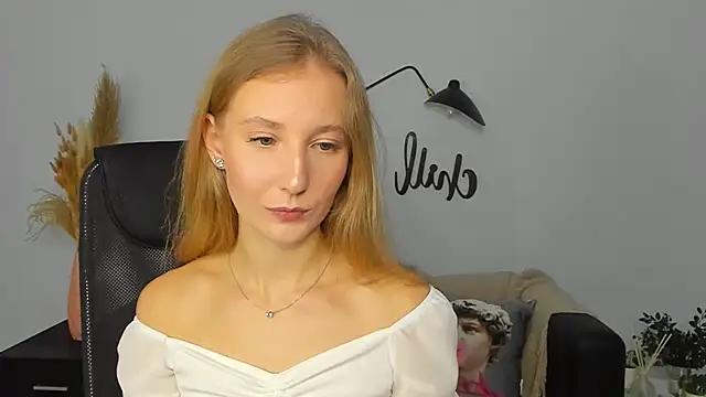 LolaWilsons online show from 01/14/25, 06:13