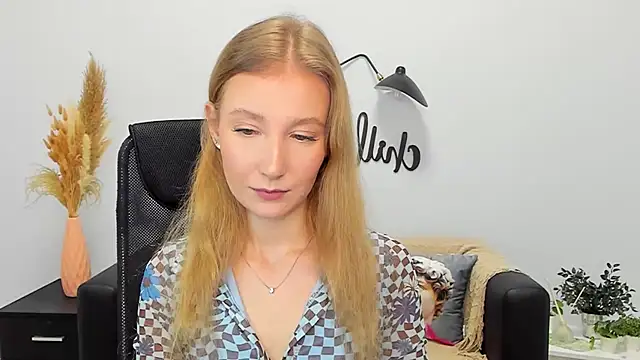 LolaWilsons online show from 01/22/25, 06:20