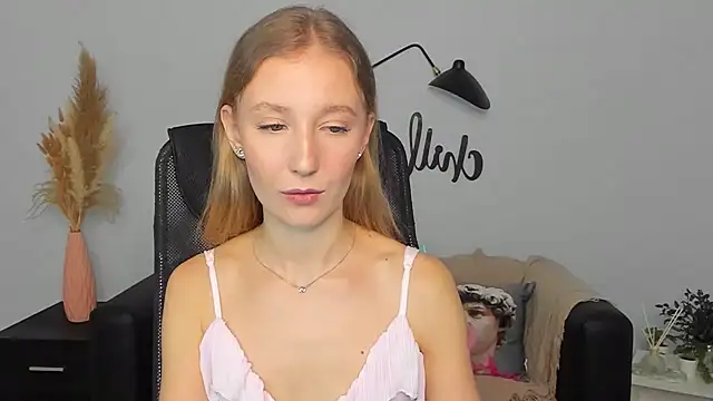 LolaWilsons online show from 02/04/25, 09:28