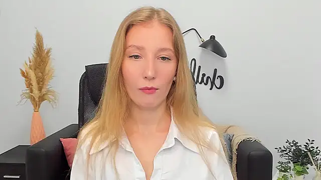 LolaWilsons online show from 02/13/25, 06:20